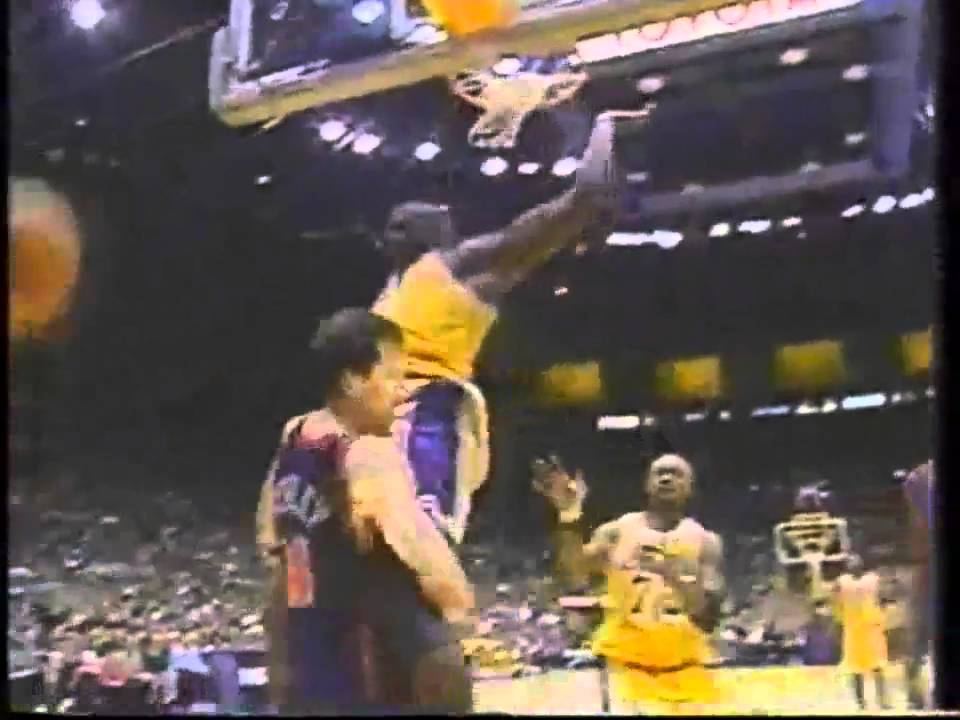 Shaq Over Dudley